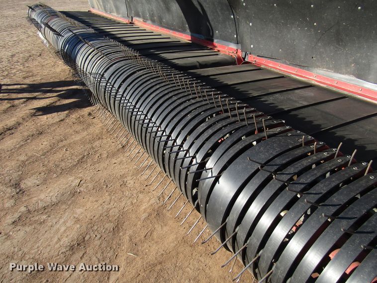 image for item DH8304 2017 H&S Tri-Flex 6135 hay merger