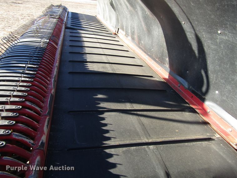 image for item DH8304 2017 H&S Tri-Flex 6135 hay merger