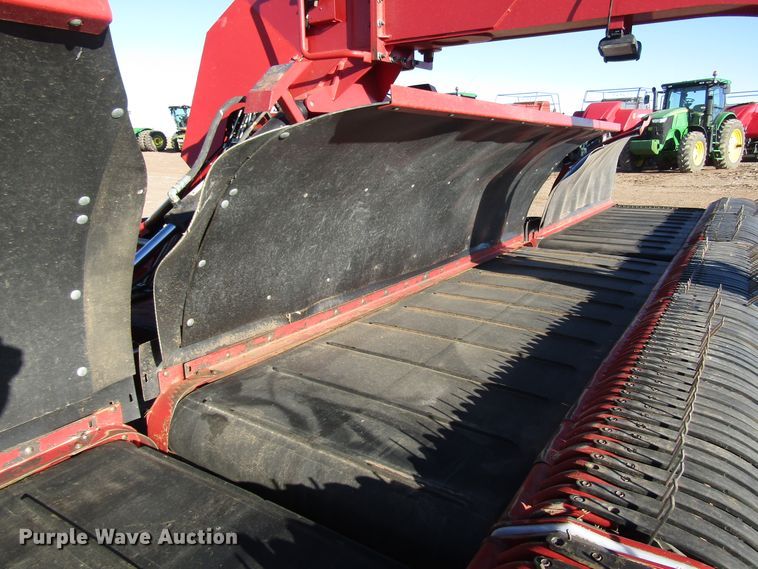 image for item DH8304 2017 H&S Tri-Flex 6135 hay merger