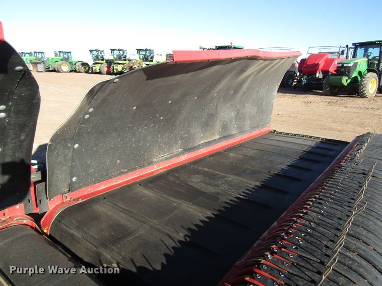 image for item DH8304 2017 H&S Tri-Flex 6135 hay merger