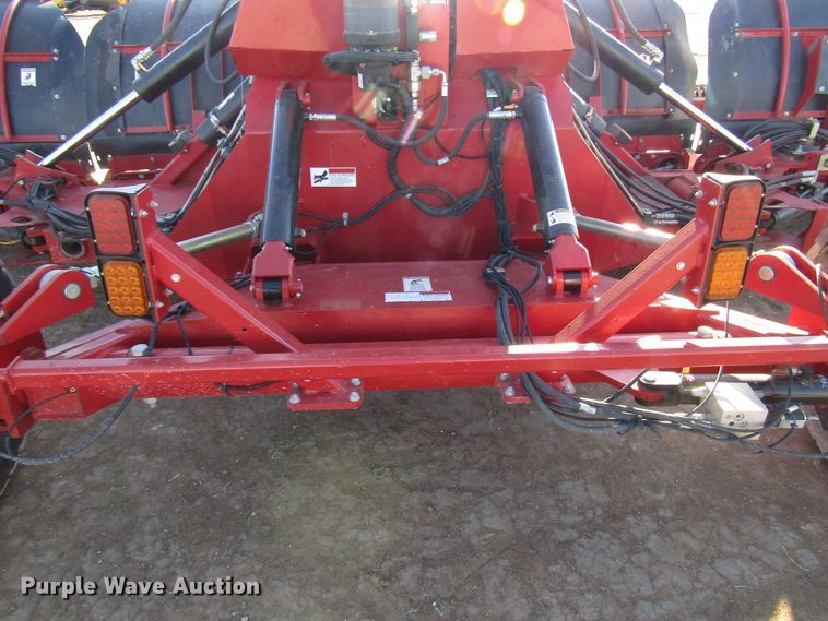 image for item DH8304 2017 H&S Tri-Flex 6135 hay merger