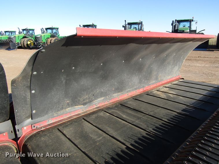 image for item DH8305 2016 H&S Tri-Flex 6135 hay merger