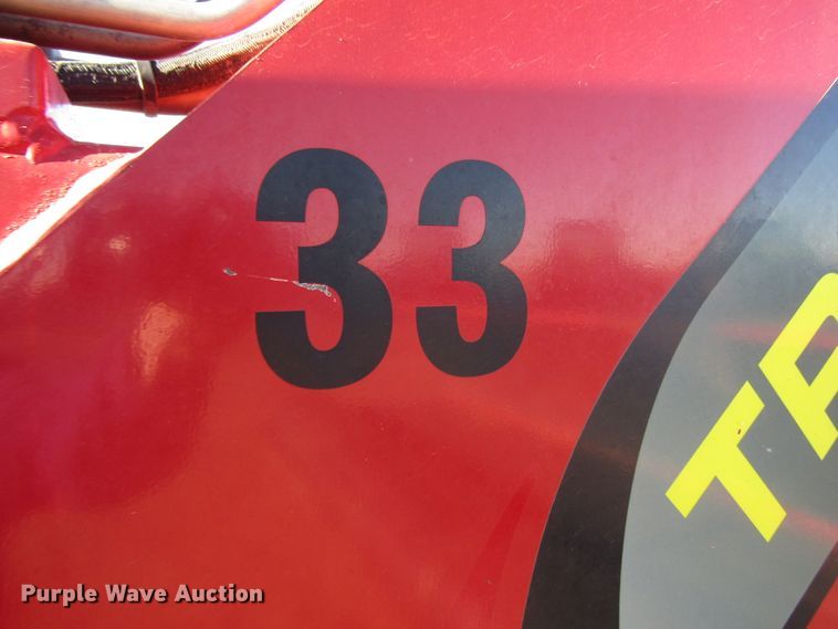 image for item DH8305 2016 H&S Tri-Flex 6135 hay merger