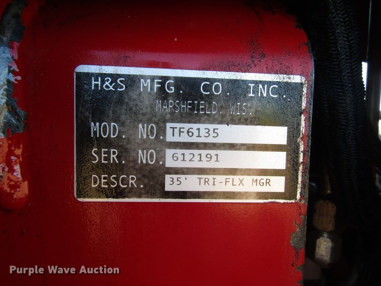 image for item DH8305 2016 H&S Tri-Flex 6135 hay merger