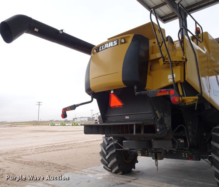 image for item DI0756 2013 Lexion 750 combine