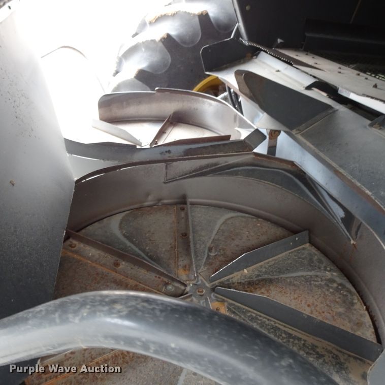 image for item DI0756 2013 Lexion 750 combine