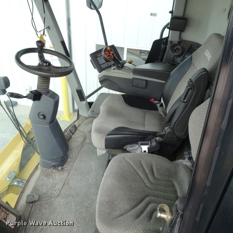 image for item DI0756 2013 Lexion 750 combine