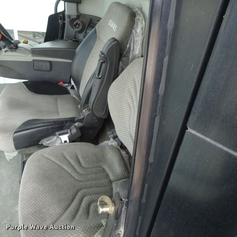 image for item DI0756 2013 Lexion 750 combine