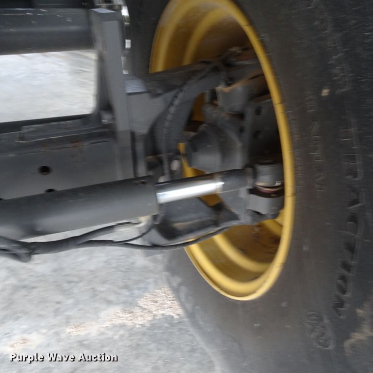 image for item DI0756 2013 Lexion 750 combine