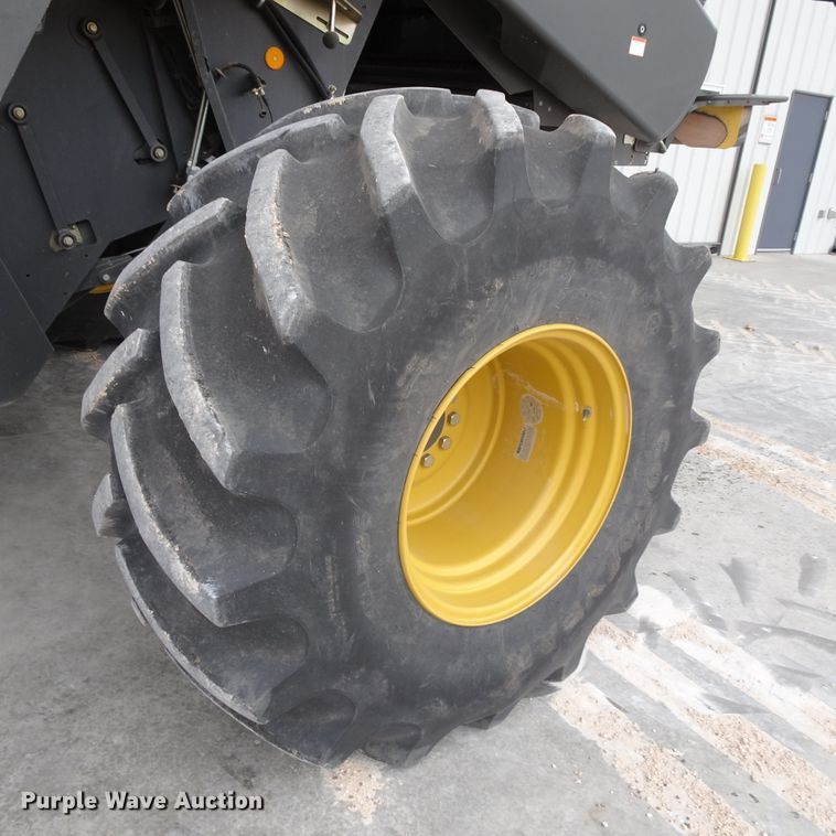 image for item DI0756 2013 Lexion 750 combine