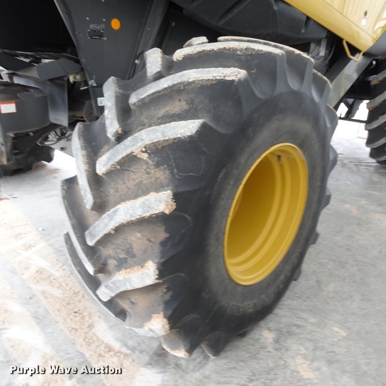 image for item DI0756 2013 Lexion 750 combine