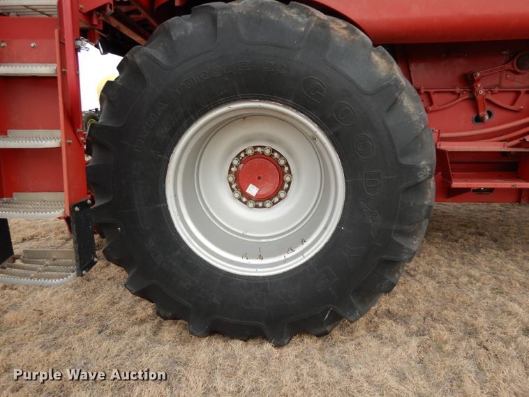 image for item DI0757 2002 Case IH 2388 combine