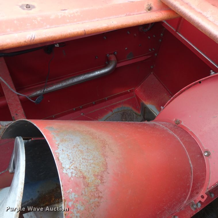image for item DI0758 1995 Case IH 2188 combine