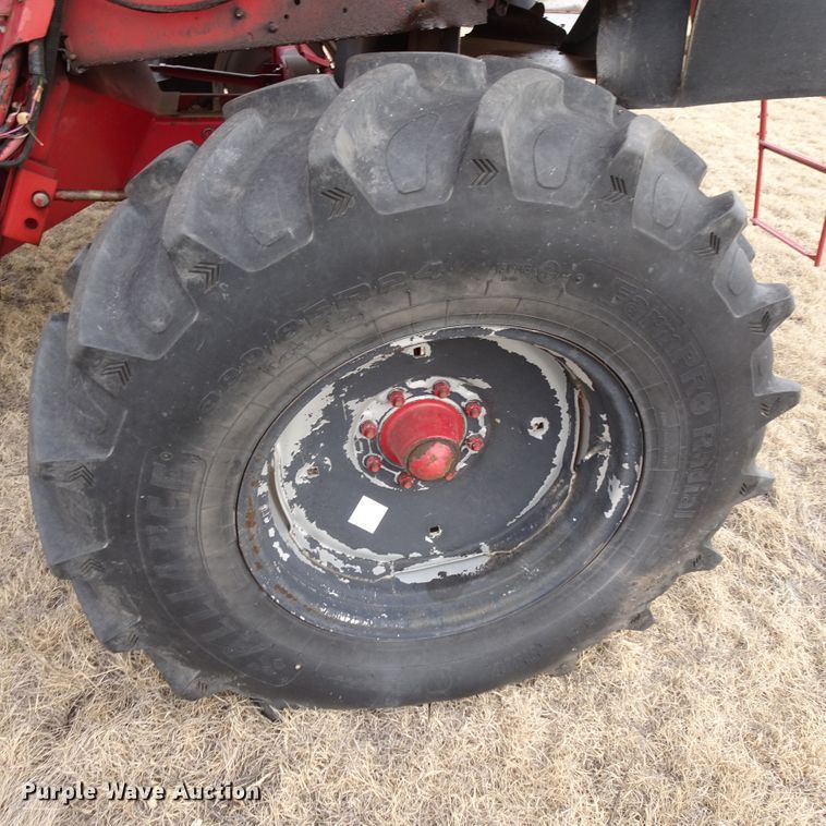 image for item DI0758 1995 Case IH 2188 combine
