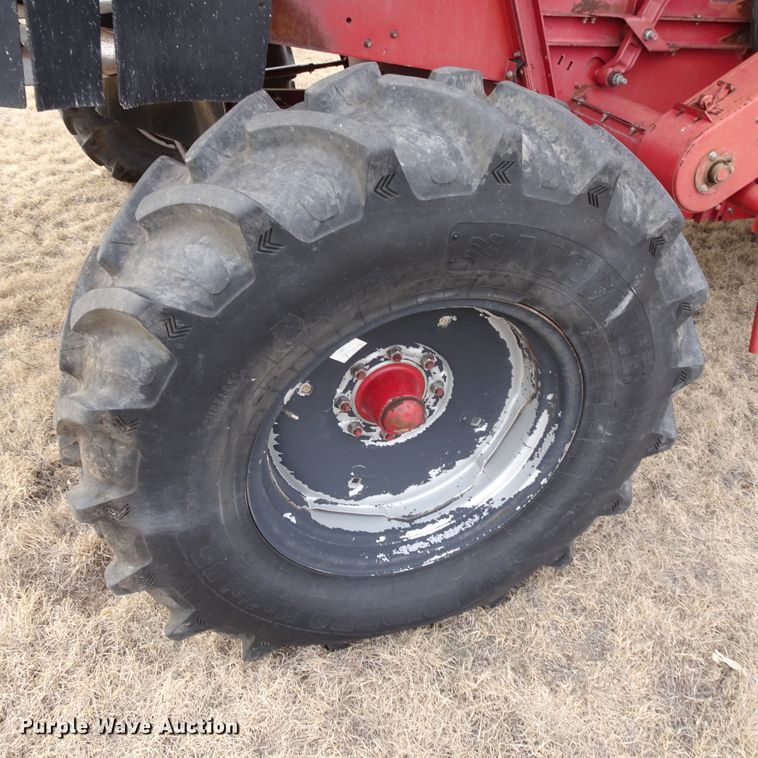 image for item DI0758 1995 Case IH 2188 combine
