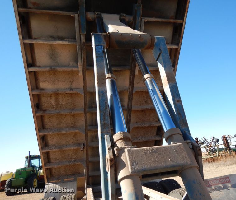 image for item DI0759 1989 Kenworth T600 silage truck