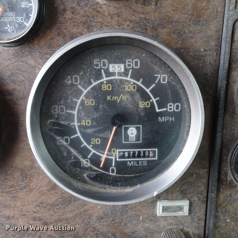 image for item DI0759 1989 Kenworth T600 silage truck