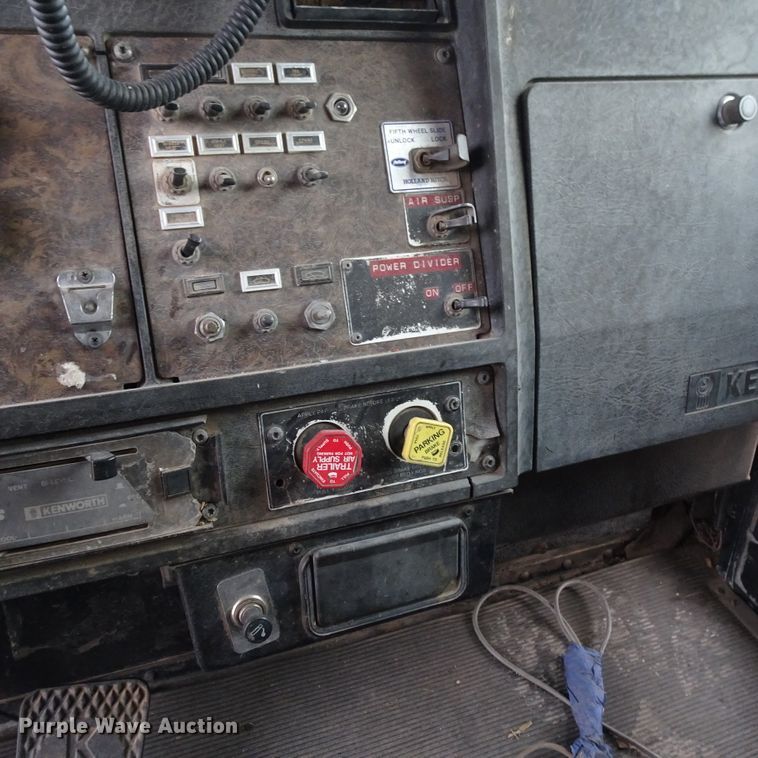 image for item DI0759 1989 Kenworth T600 silage truck