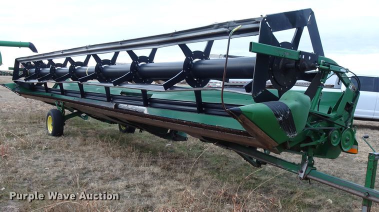 image for item DI0762 2004 John Deere 936D draper head