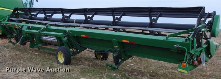 image for item DI0762 2004 John Deere 936D draper head