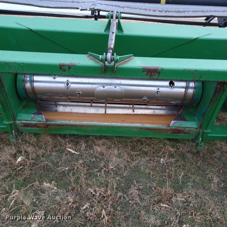 image for item DI0762 2004 John Deere 936D draper head