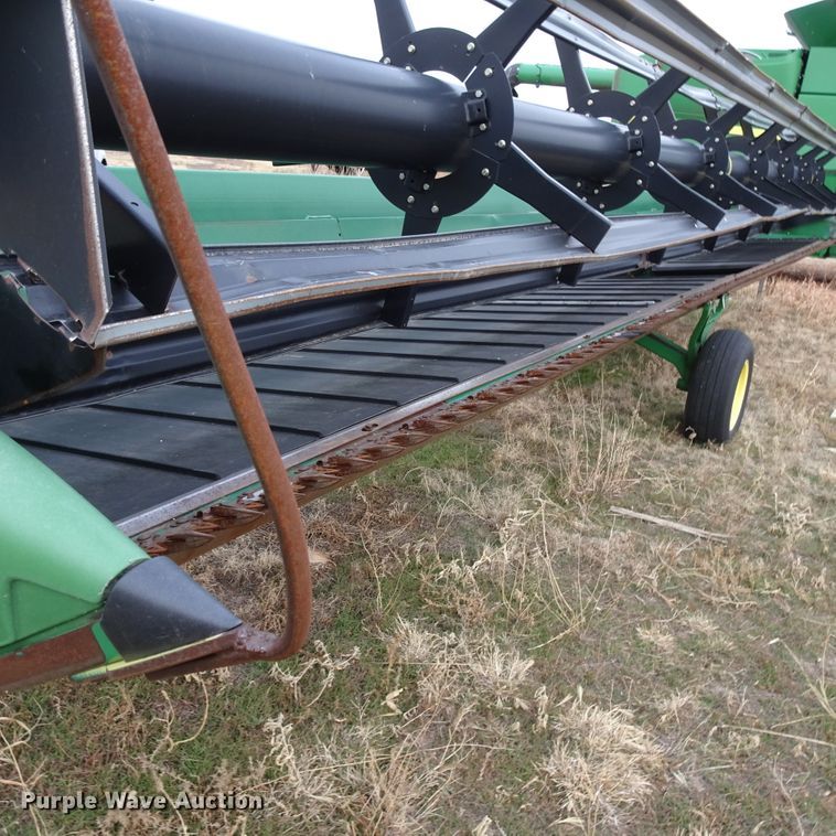 image for item DI0762 2004 John Deere 936D draper head