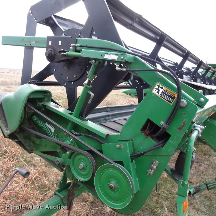 image for item DI0762 2004 John Deere 936D draper head