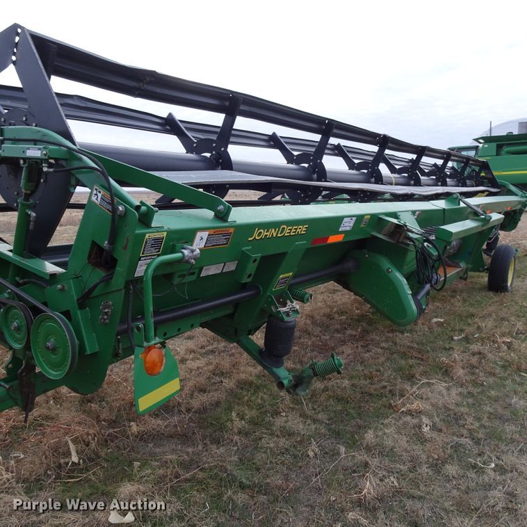 image for item DI0762 2004 John Deere 936D draper head