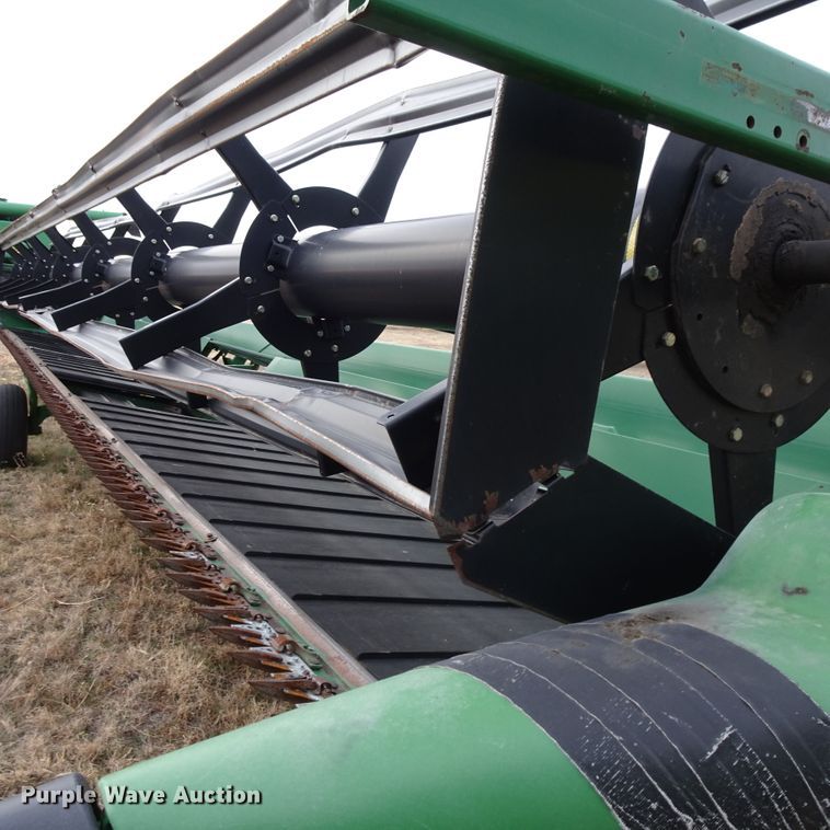 image for item DI0762 2004 John Deere 936D draper head