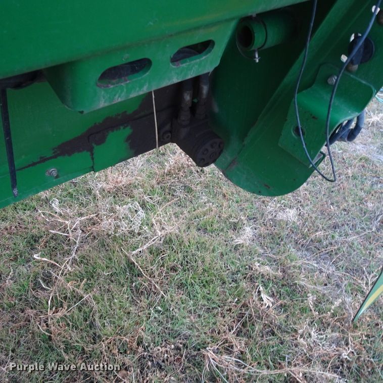 image for item DI0762 2004 John Deere 936D draper head