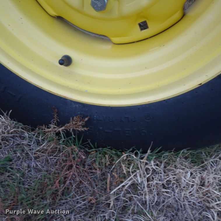 image for item DI0762 2004 John Deere 936D draper head