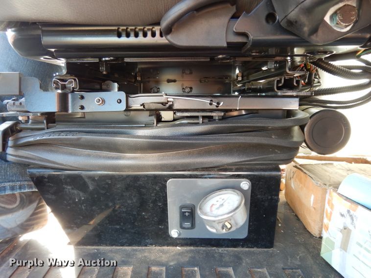 image for item DI0768 2017 Massey-Ferguson WR9860 windrower