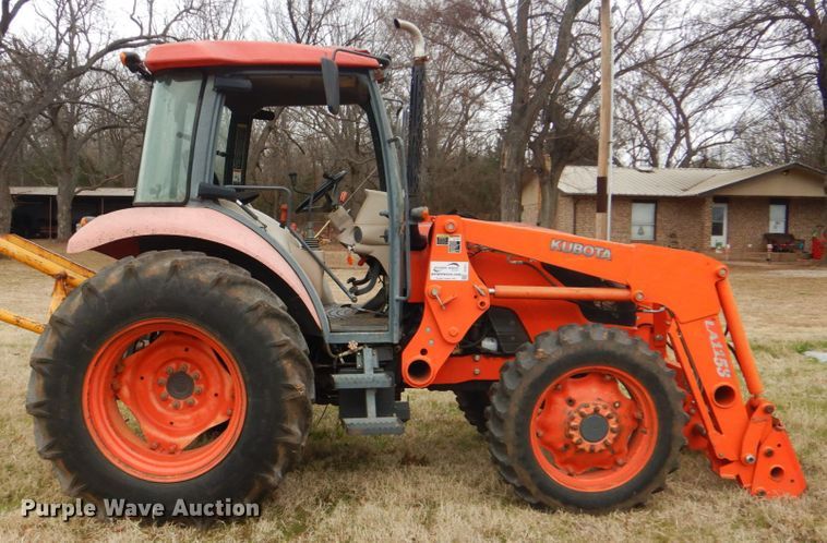 image for item DI2421 Kubota M7040D MFWD tractor