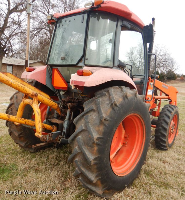 image for item DI2421 Kubota M7040D MFWD tractor