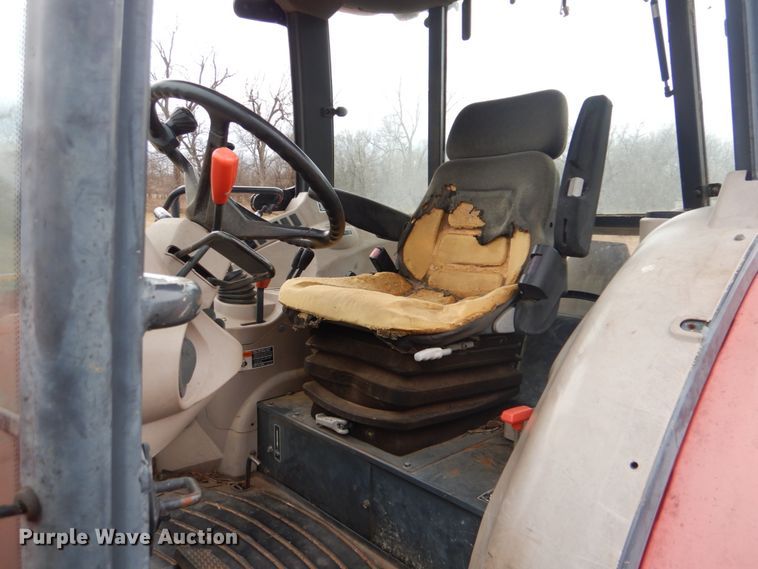 image for item DI2421 Kubota M7040D MFWD tractor
