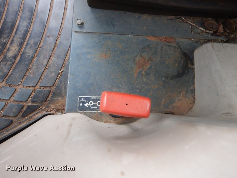 image for item DI2421 Kubota M7040D MFWD tractor