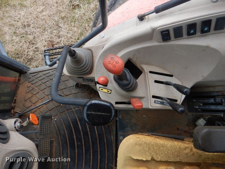 image for item DI2421 Kubota M7040D MFWD tractor