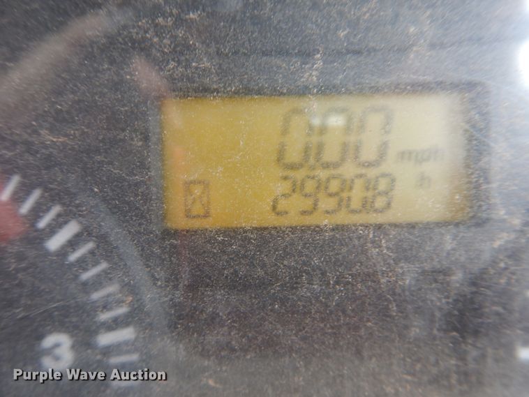 image for item DI2421 Kubota M7040D MFWD tractor