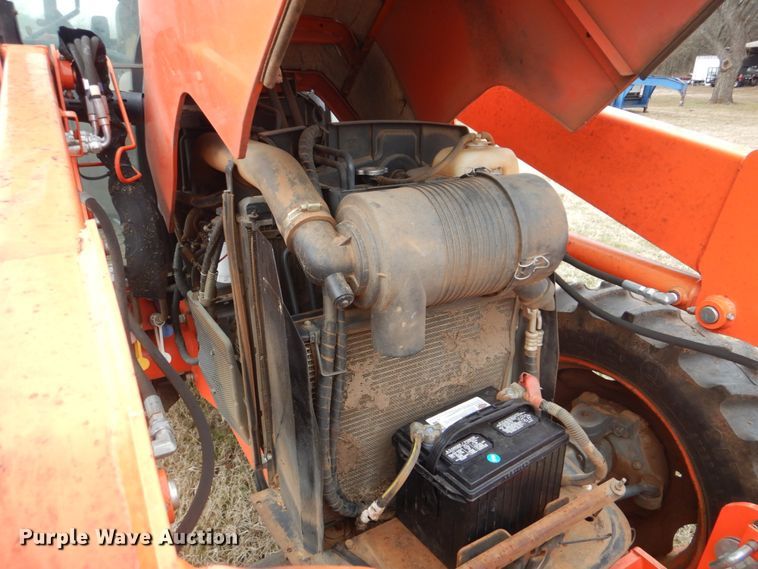 image for item DI2421 Kubota M7040D MFWD tractor