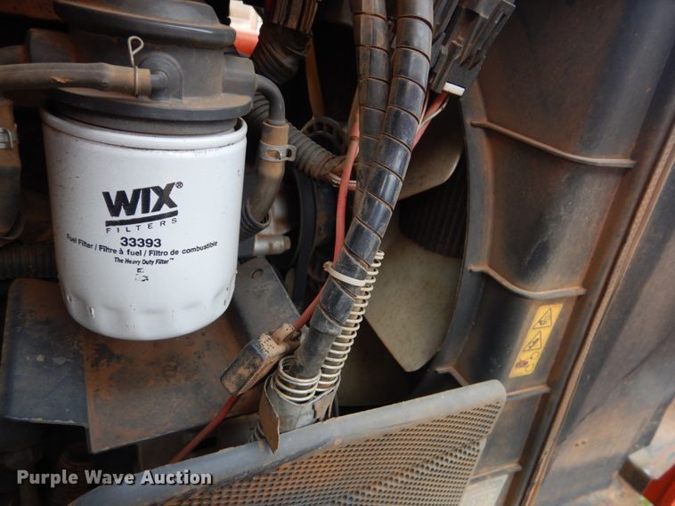 image for item DI2421 Kubota M7040D MFWD tractor