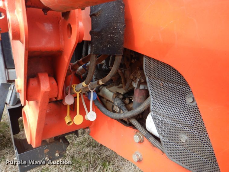 image for item DI2421 Kubota M7040D MFWD tractor