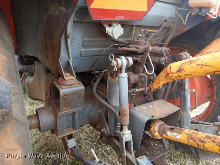 image for item DI2421 Kubota M7040D MFWD tractor