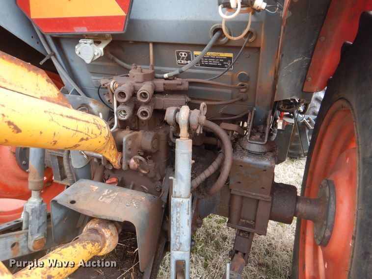 image for item DI2421 Kubota M7040D MFWD tractor