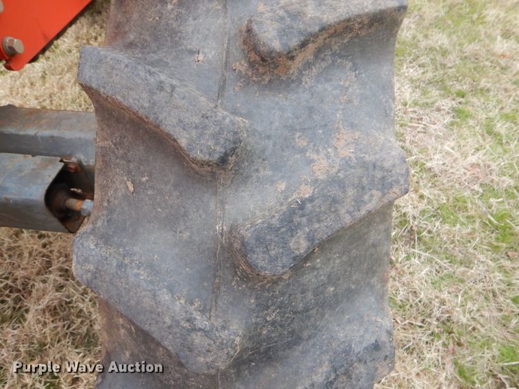 image for item DI2421 Kubota M7040D MFWD tractor