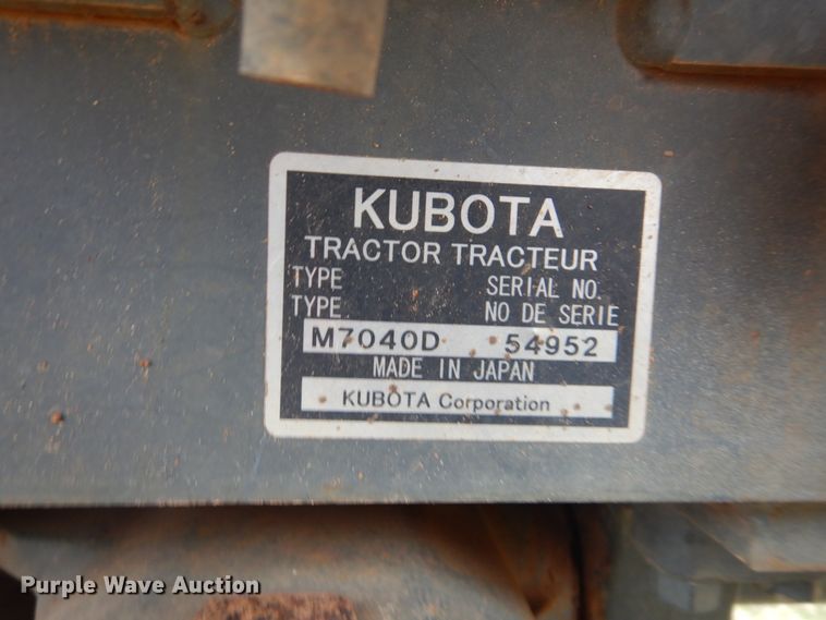 image for item DI2421 Kubota M7040D MFWD tractor