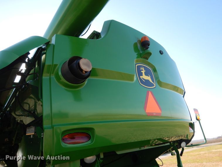 image for item EK9118 2012 John Deere S660 RWA combine