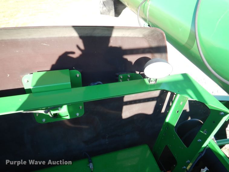 image for item EK9118 2012 John Deere S660 RWA combine