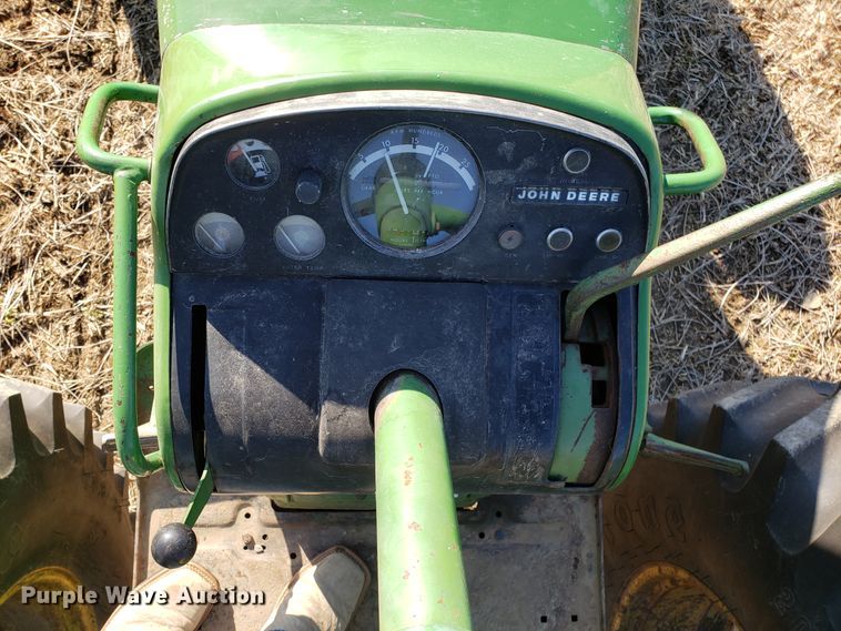 image for item ET9946 1971 John Deere 4320 tractor