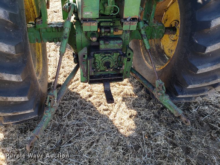 image for item ET9946 1971 John Deere 4320 tractor