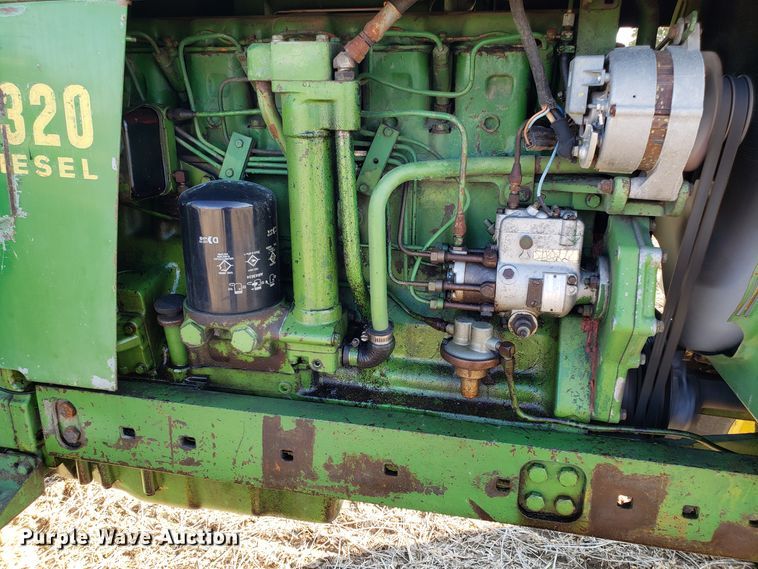 image for item ET9946 1971 John Deere 4320 tractor